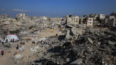 Israeli Armored Vehicles Push into Major Gaza City Residential Area